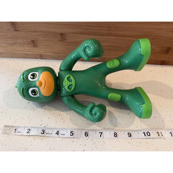 PJ Masks Hasbro Frog box Gecko Action Figure Green 10 Inch - Picture 2 of 8